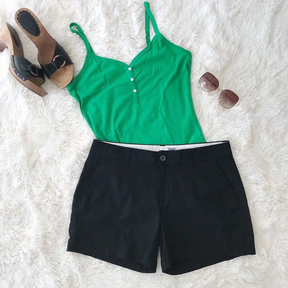 Old Navy shorts black flat front 5” inseam size 6